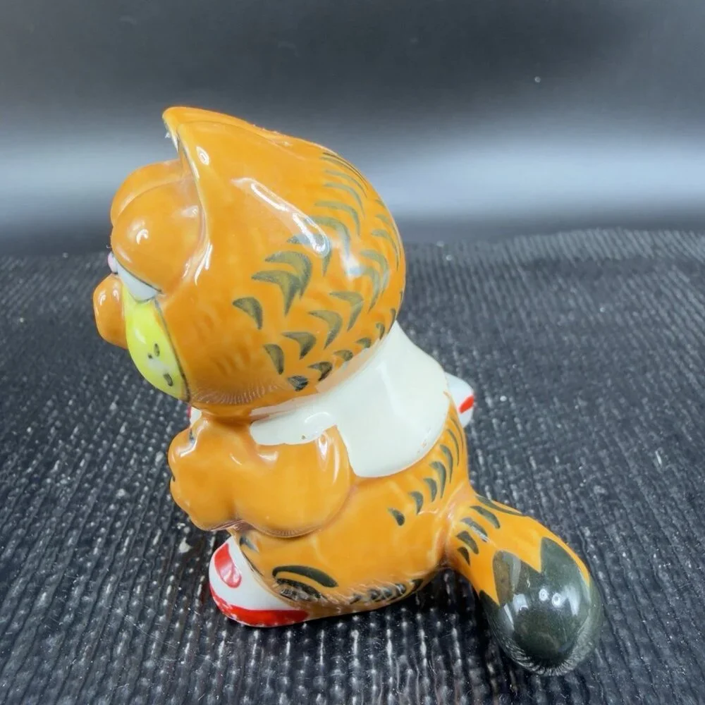 Vintage 1980s Enesco Whistling Jogging Running GARFIELD Ceramic‎ Figurine Small